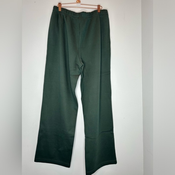 SKIMS Cotton fleece Straight Leg Pants
Color spruce - Picture 5 of 9